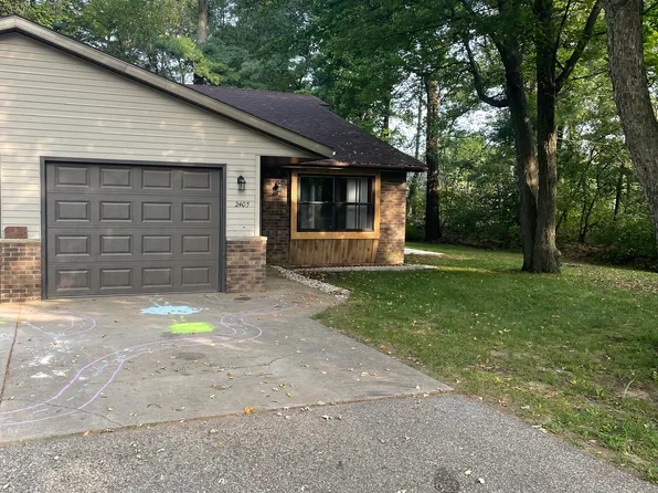 2403 Deepwood Ct, Plover, WI 54467
