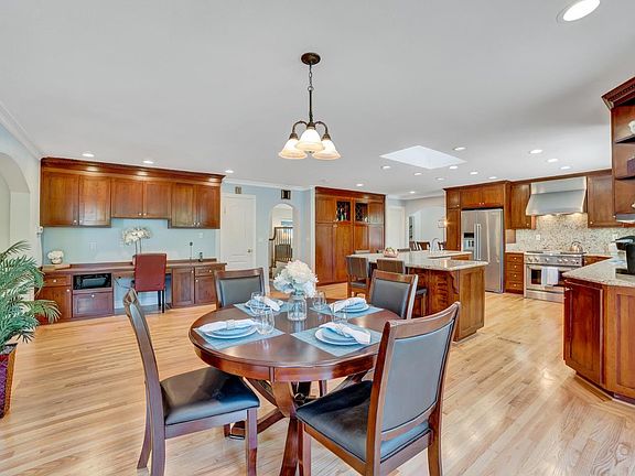 5th image of 1027 Shadow Brook Dr
