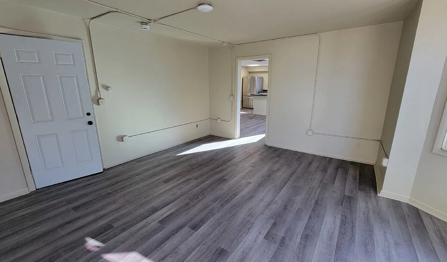 3 bed, 1.5 bath, $460 — Photo 4