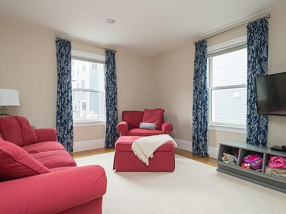 5th image of 340 Medford St #2