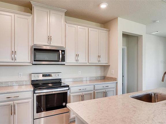 3rd image of 13429 Palmera Vista Dr #324