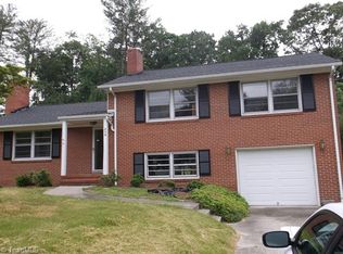 219 Fairview Ave, Mount Airy, NC 27030