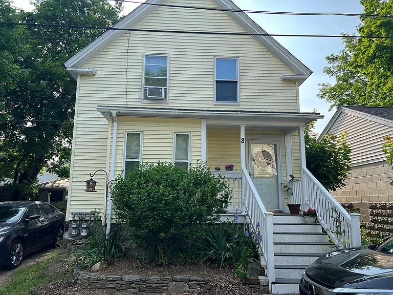 8 Crescent St — Photo 7