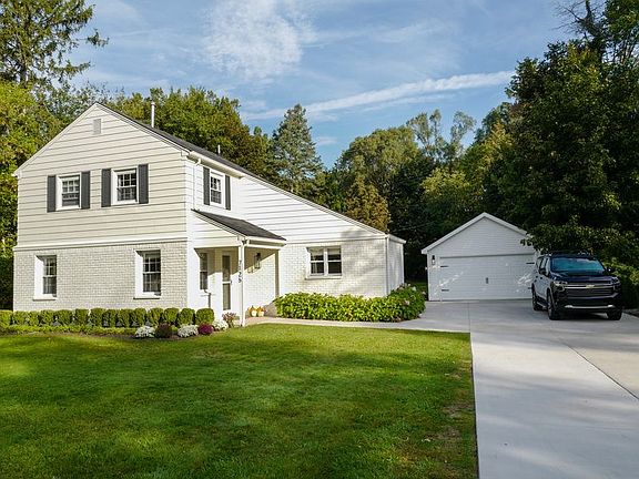 2nd image of 7126 Arrowood Dr