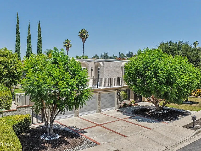 22777 Brenford St — Photo 3