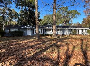 2504 Crusoe Village Rd, Albany, GA 31701