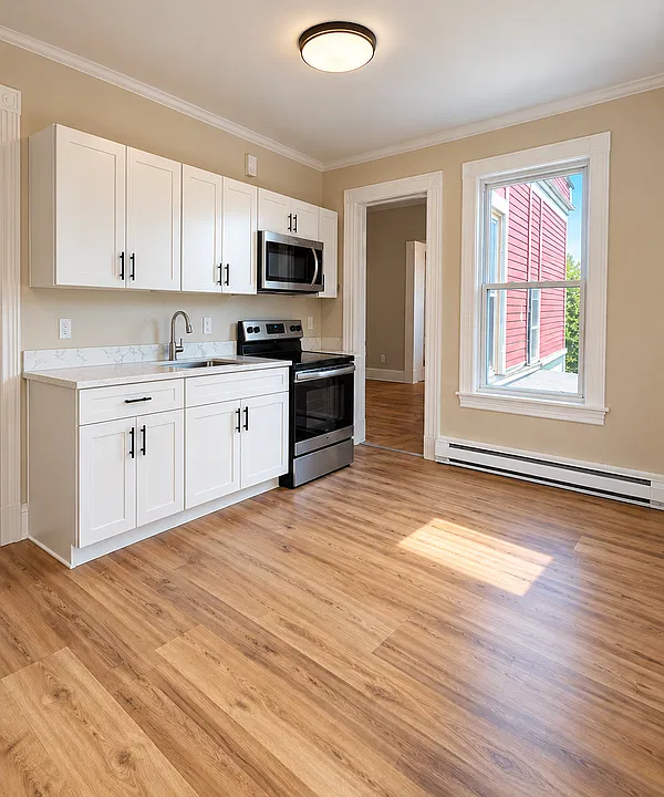 176 N Main St #2A