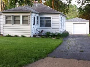 421 Fitch Rd, Rockford, IL 61109