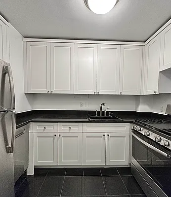 Rented by Oxford Property Group | media 12