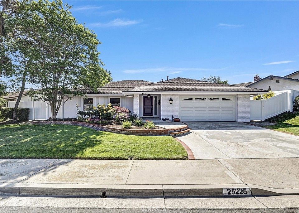 1st image of 25225 Terreno Dr
