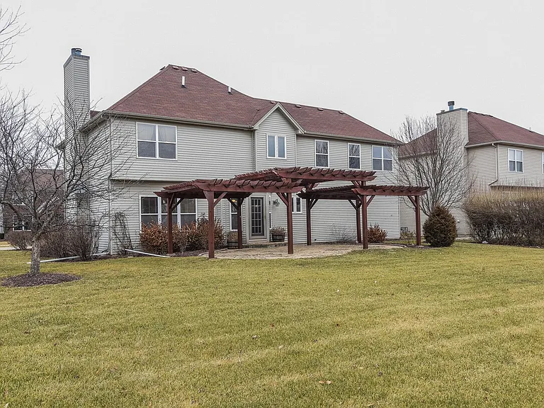500 Crystal Ct — Photo 3