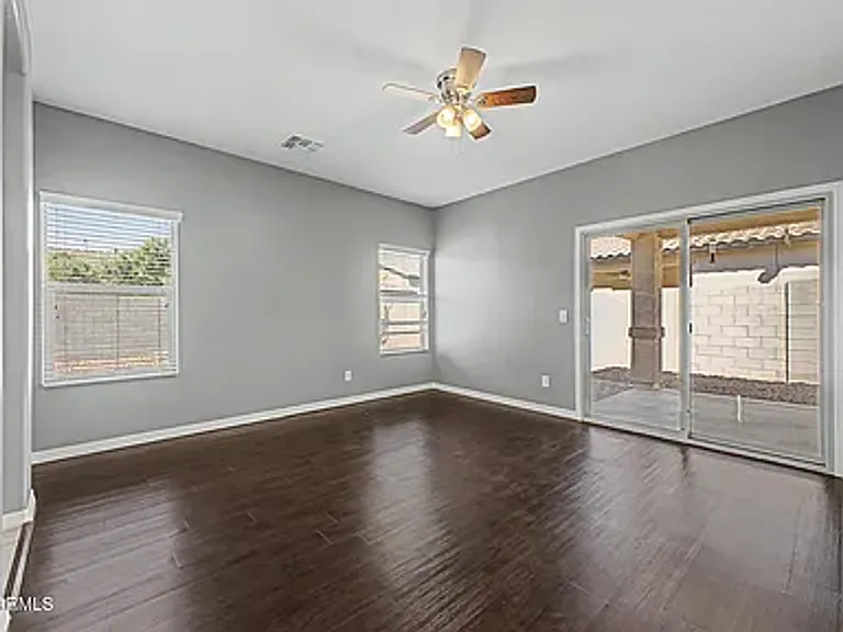1502 W Alder Rd — Photo 9