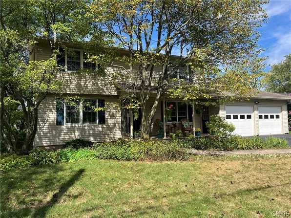 37 Elm St, Camillus, NY 13031