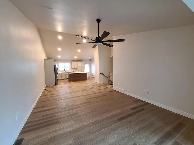 421 Founders Way — Photo 6