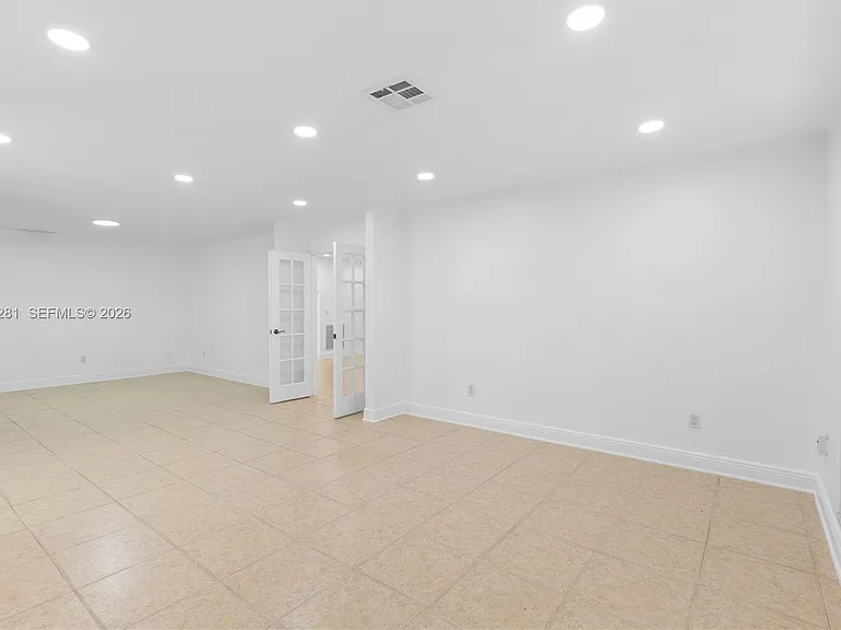 5770 SW 55th St — Photo 6