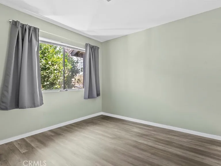 1013 W Linden St — Photo 3