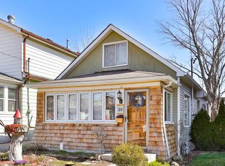 39 24th St, Toronto, ON M8V 3N3