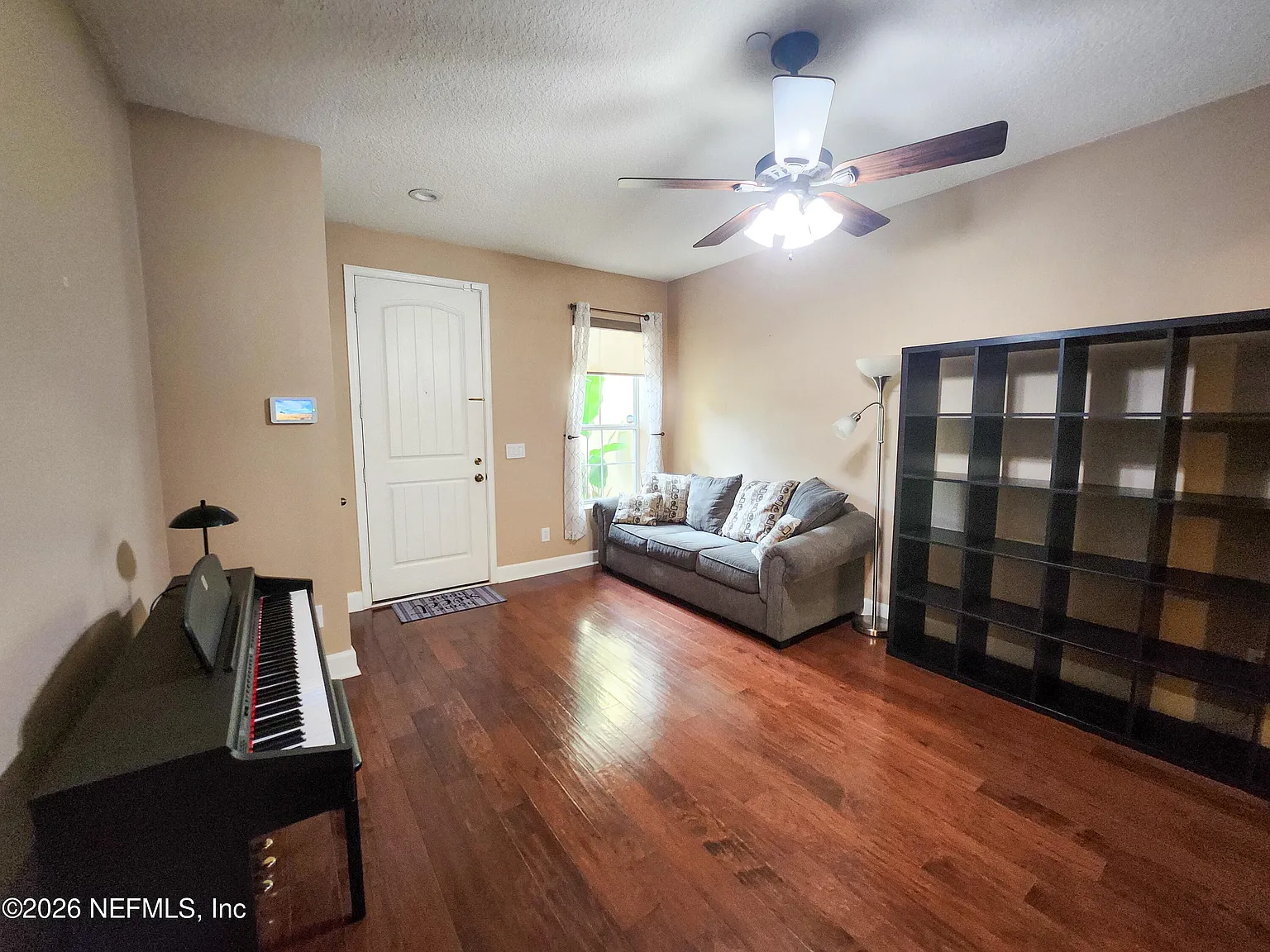3 bed, 2.5 bath, 1858 sqft, $2,500 — Photo 4