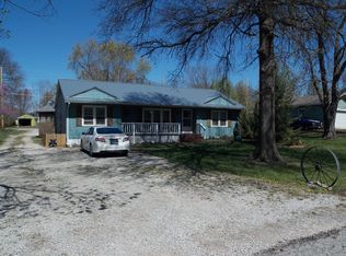 910 Chapel St, Baldwin City, KS 66006