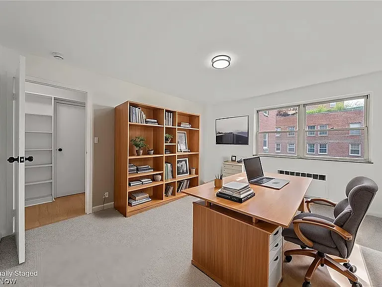 Second bedroom/office