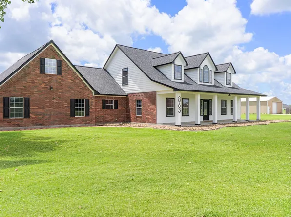 863 Bunkhouse Trl, Angleton, TX 77515
