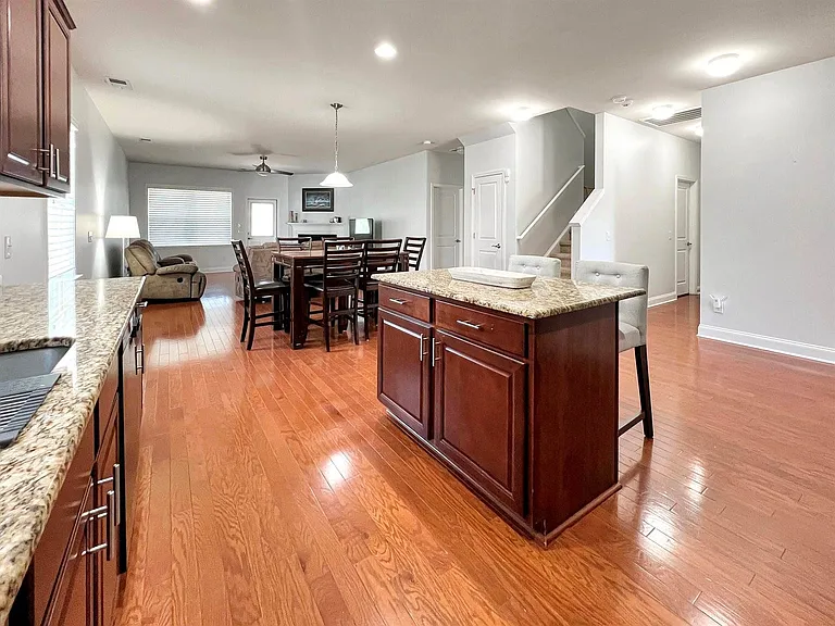 4809 Pitkin Ave — Photo 8