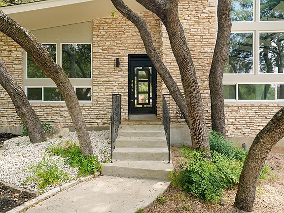 3rd image of 10706 Old Blue Ln