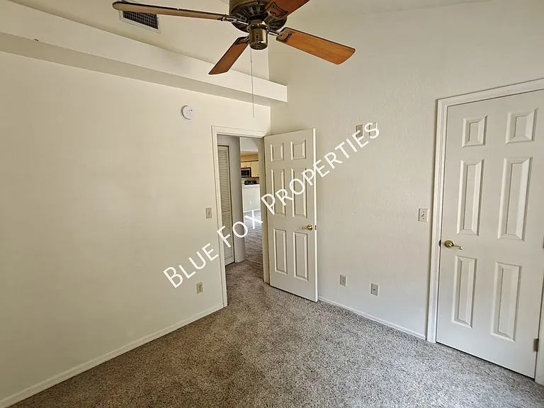 131 E Horizon Cir — Photo 16
