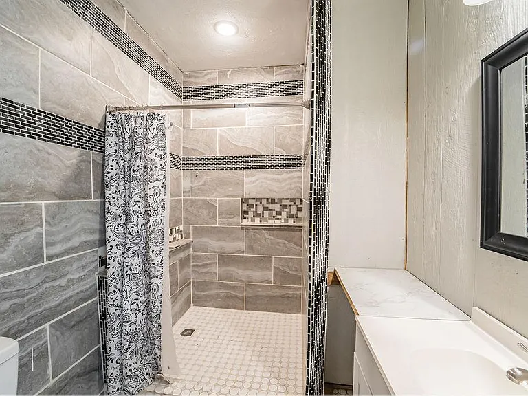 720 Main St — Photo 18