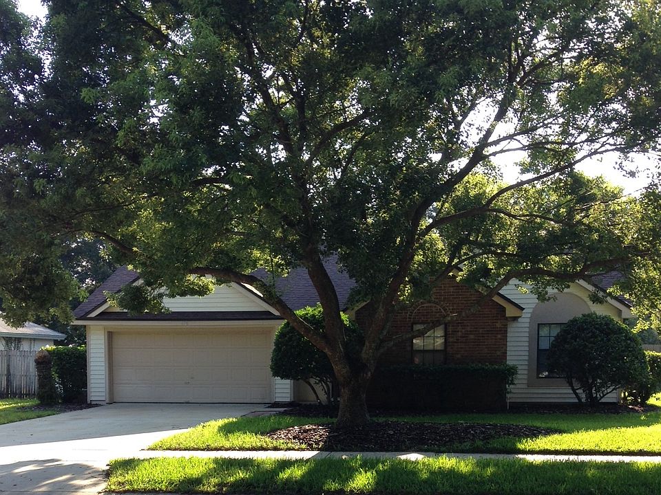 1st image of 476 Autumn Oaks Pl