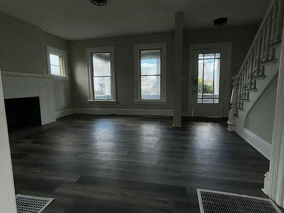 2nd image of 320 10th St