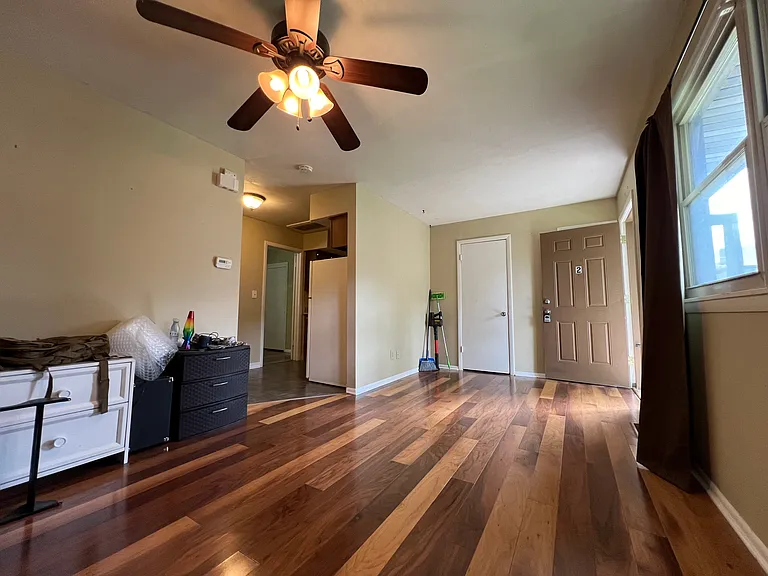 1047 E Walnut St #2 — Photo 6