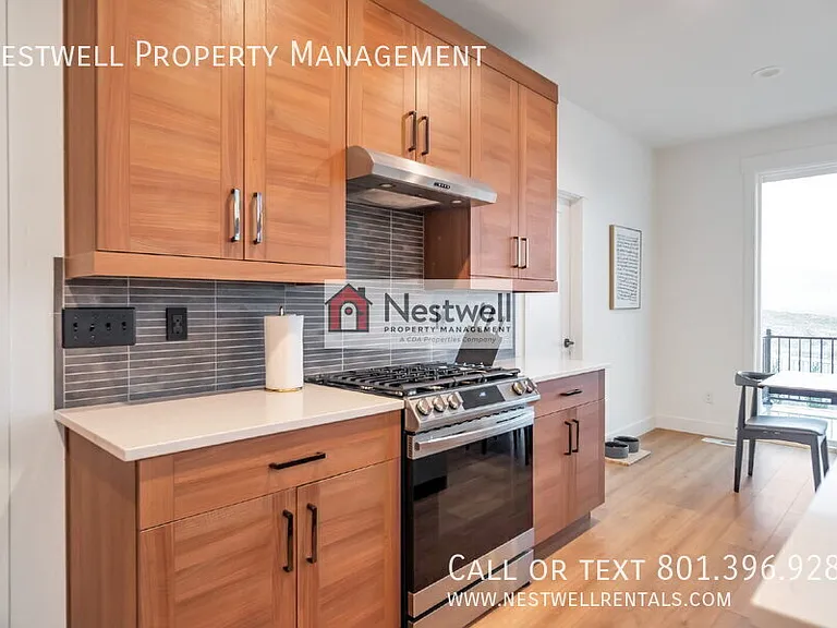 76 N Midland Dr — Photo 11