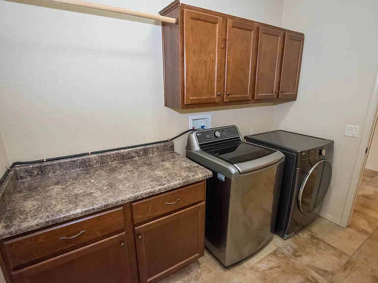 278 Bainbridge Dr — Photo 38