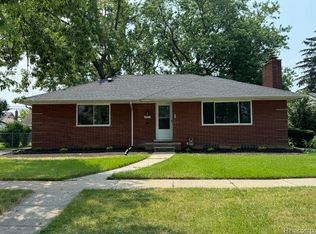 1427 Riverbank St, Lincoln Park, MI 48146