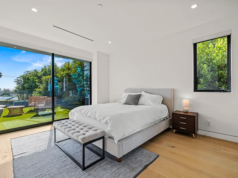 12125 W Sunset Blvd — Photo 30