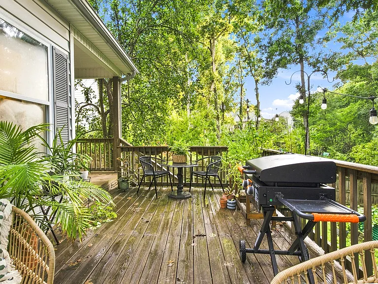 317 Deep Woods Cir — Photo 40