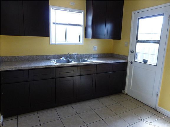 3rd image of 17842 Pine Ave
