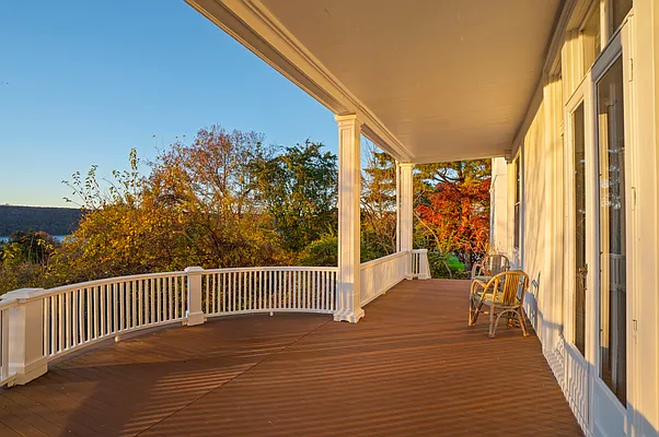 Sold by Christie's International Real Estate Group, LLC | media 11