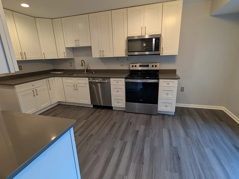 5612 Sutherland Ct — Photo 16