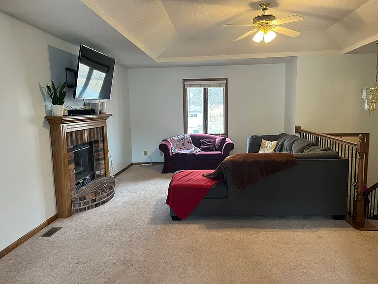 2813 Spring Garden St — Photo 6