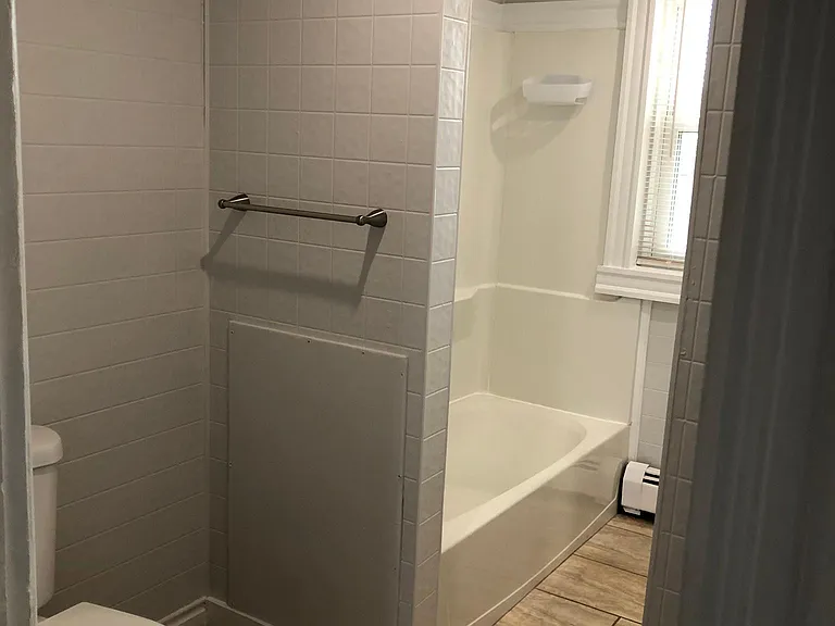 993-995 York Ave #3 — Photo 18