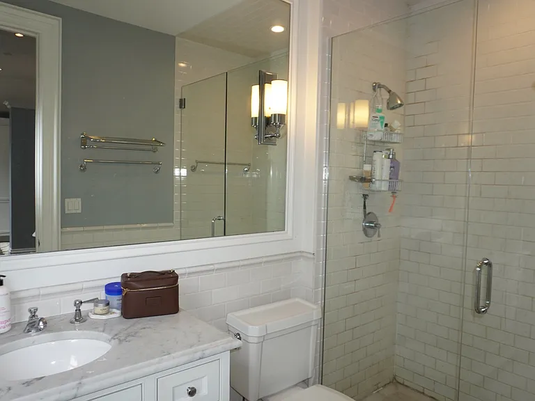 334 W Menomonee St #302 — Photo 10
