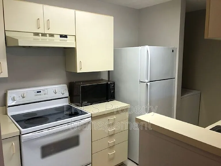 465 Forestway Cir #1 — Photo 10