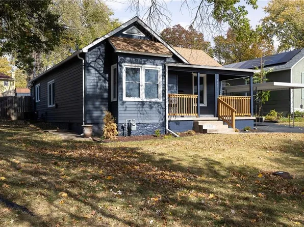 780 Pennsylvania St, Leavenworth, KS 66048