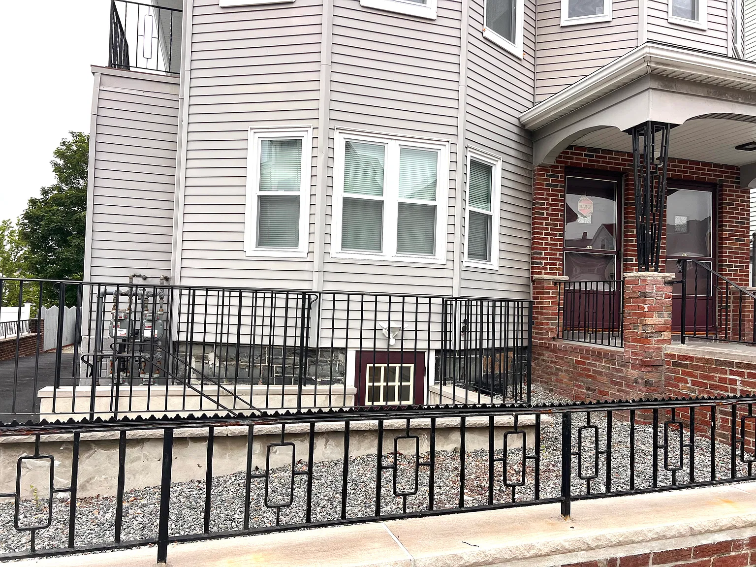 Studio, 600 sqft, $1,900 — Photo 2