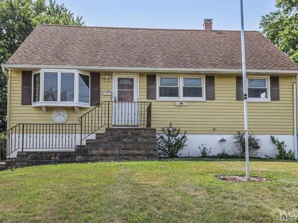 131 Bedford Ave, Iselin, NJ 08830