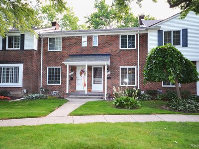 22843 Lakeshore Dr, Saint Clair Shores, MI, 48080