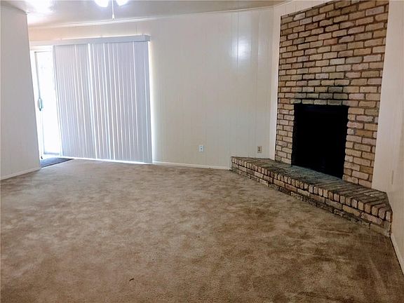3rd image of 135 Yorkshire Dr