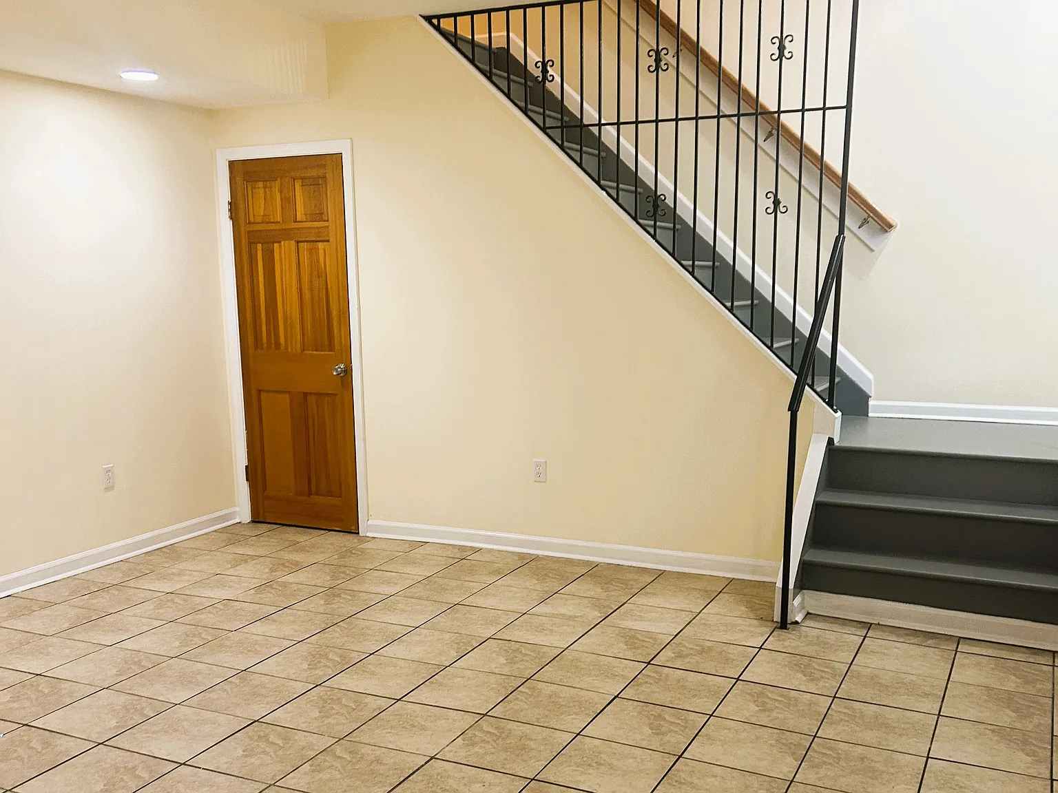 2 bed, 1200 sqft, $1,300 — Photo 3